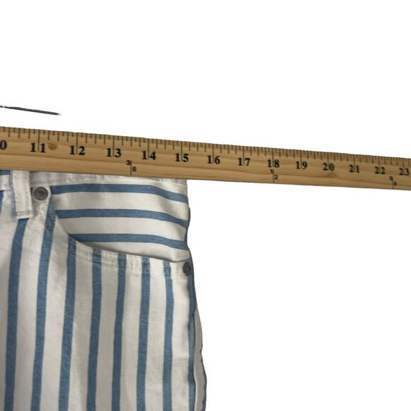 Levi's Juniors Size 5 Blue White Striped Cut Off Cotton Shorts‎ - Picture 8 of 9